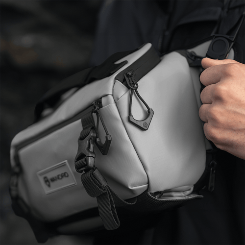 man-weraing-makalu-gray-rogue-9l-sling-close-up-variant_ids-40986025132112